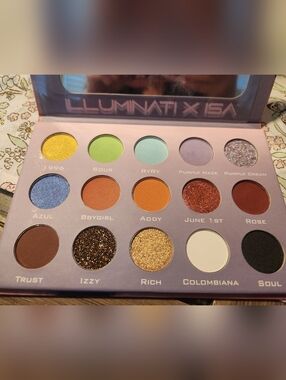 Illuminati X Isa Eyeshadow Palette – Multicolor Eye Shadow Set